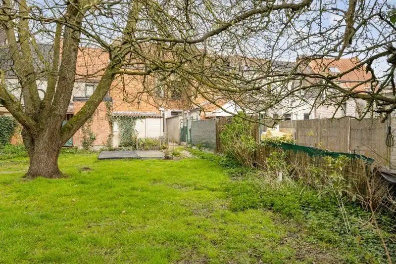 Woning met zzer grote tuin - 3 slpkmrs! foto 2