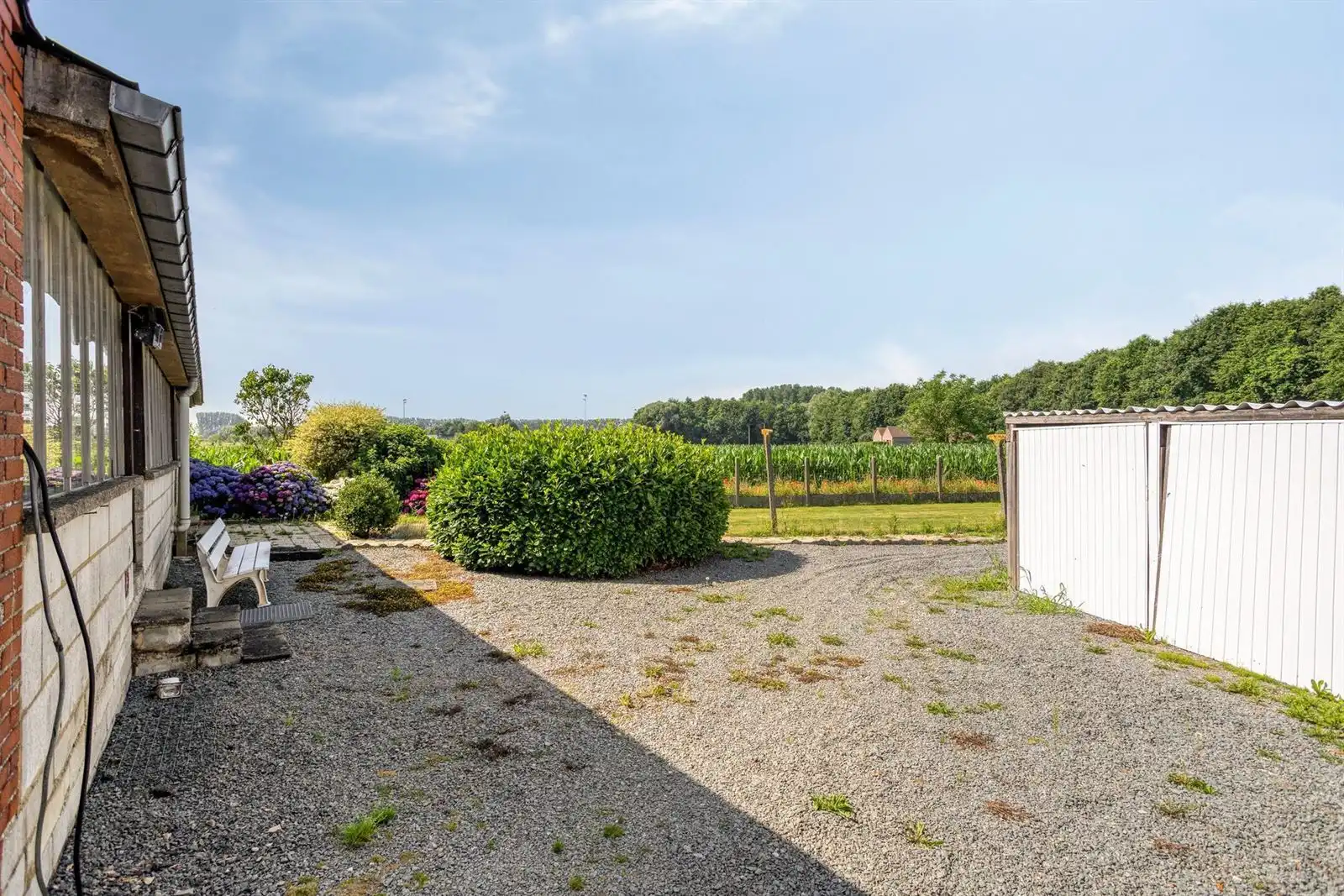 Alleenstaande woning met 3 slaapkamers garage en tuin  foto 23
