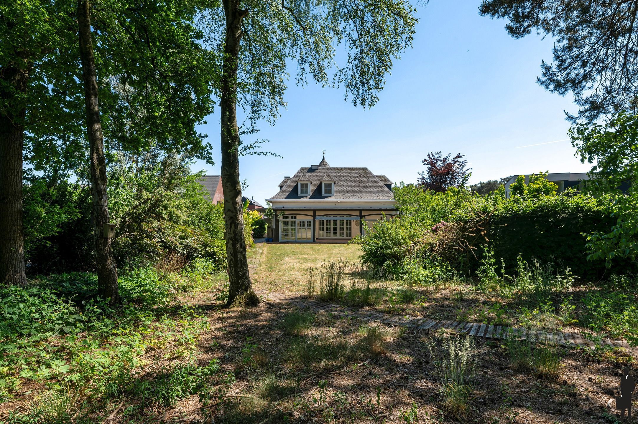 Uitzonderlijk gelegen villa nabij groen op grond van 2.785m² foto 3