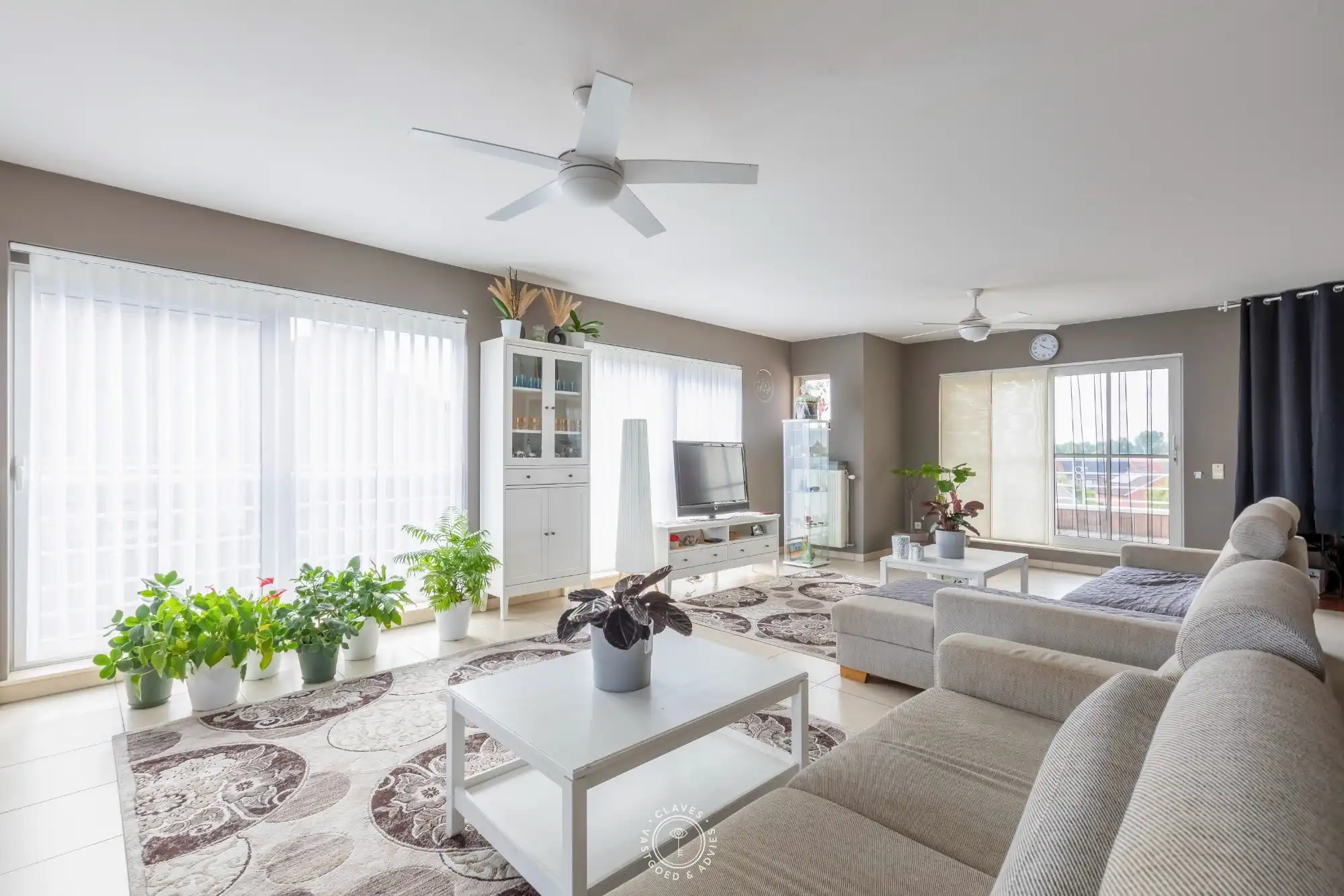 Imposant duplexappartement met een zee aan ruimte foto 2