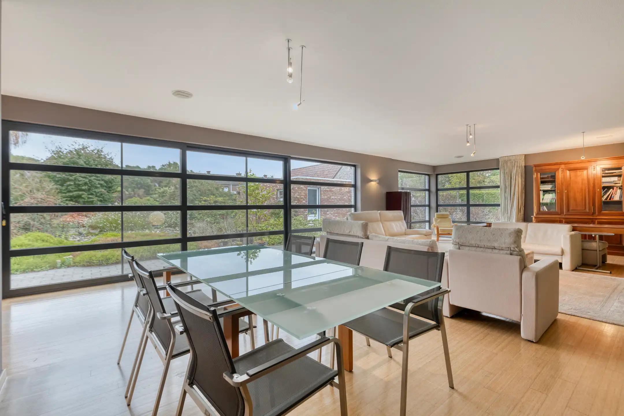 Perfect instapklare woning met aparte handelsruimte foto 11