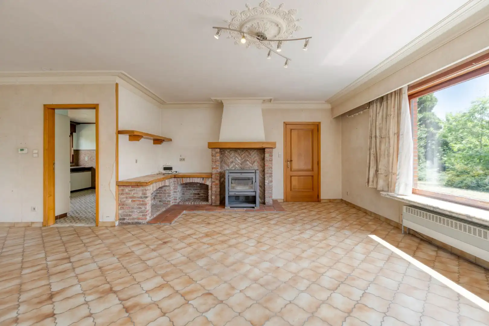 Te renoveren woning met 4 slpks, rustig gelegen in Hulsen op 3.675 m² !  foto 6