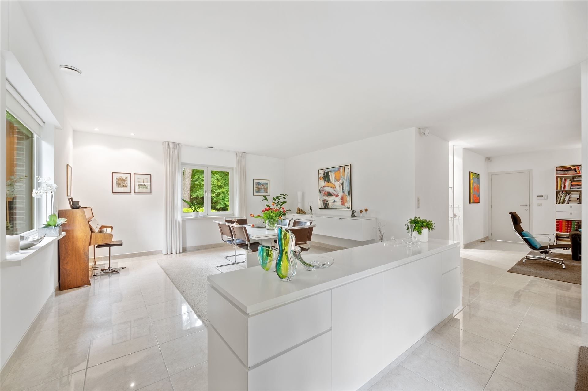 Prachtige villa met een mooie en zeer goed onderhouden tuin foto 18