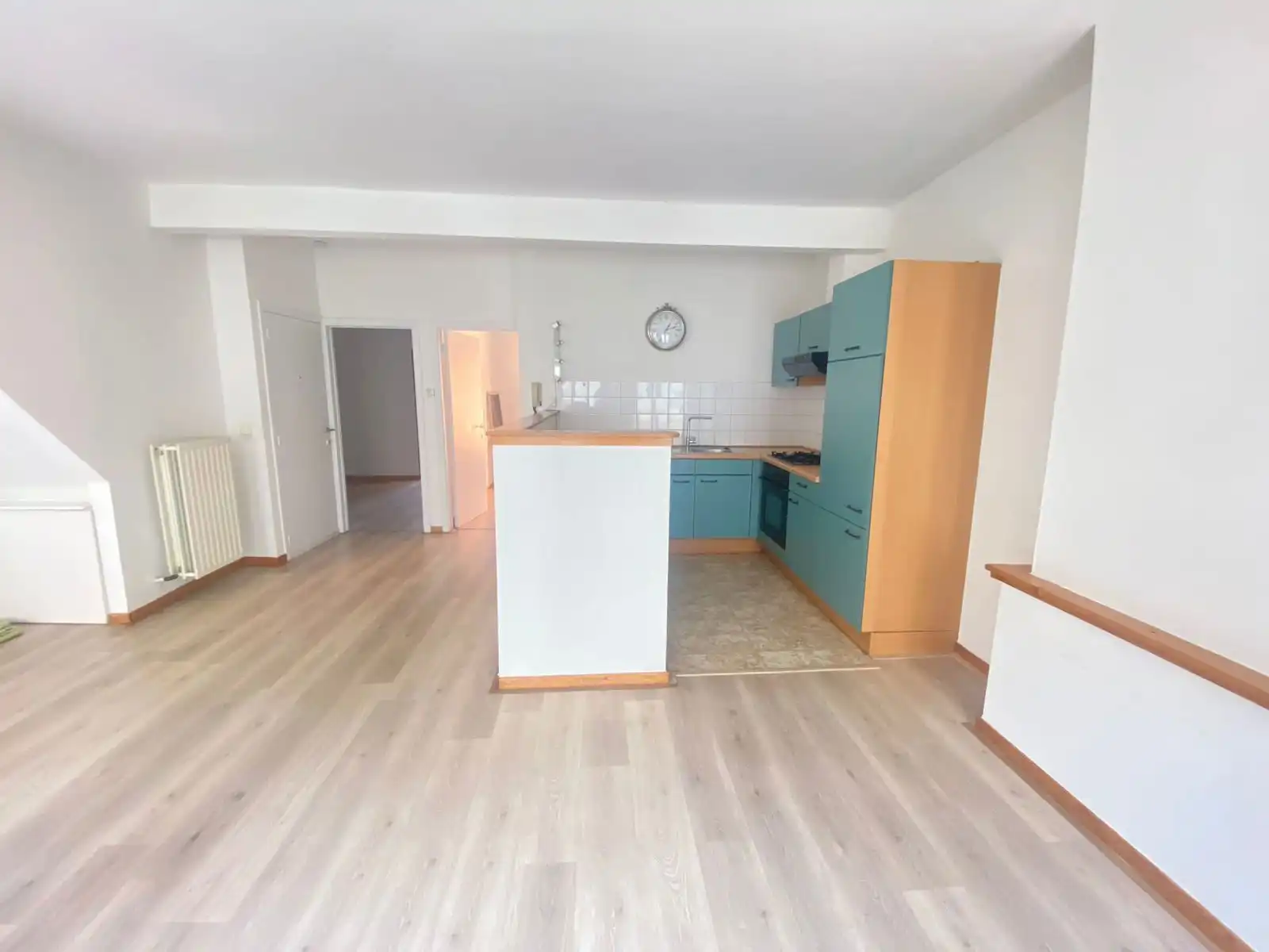 Huis met 3 entiteiten, garage en uitweg foto 9