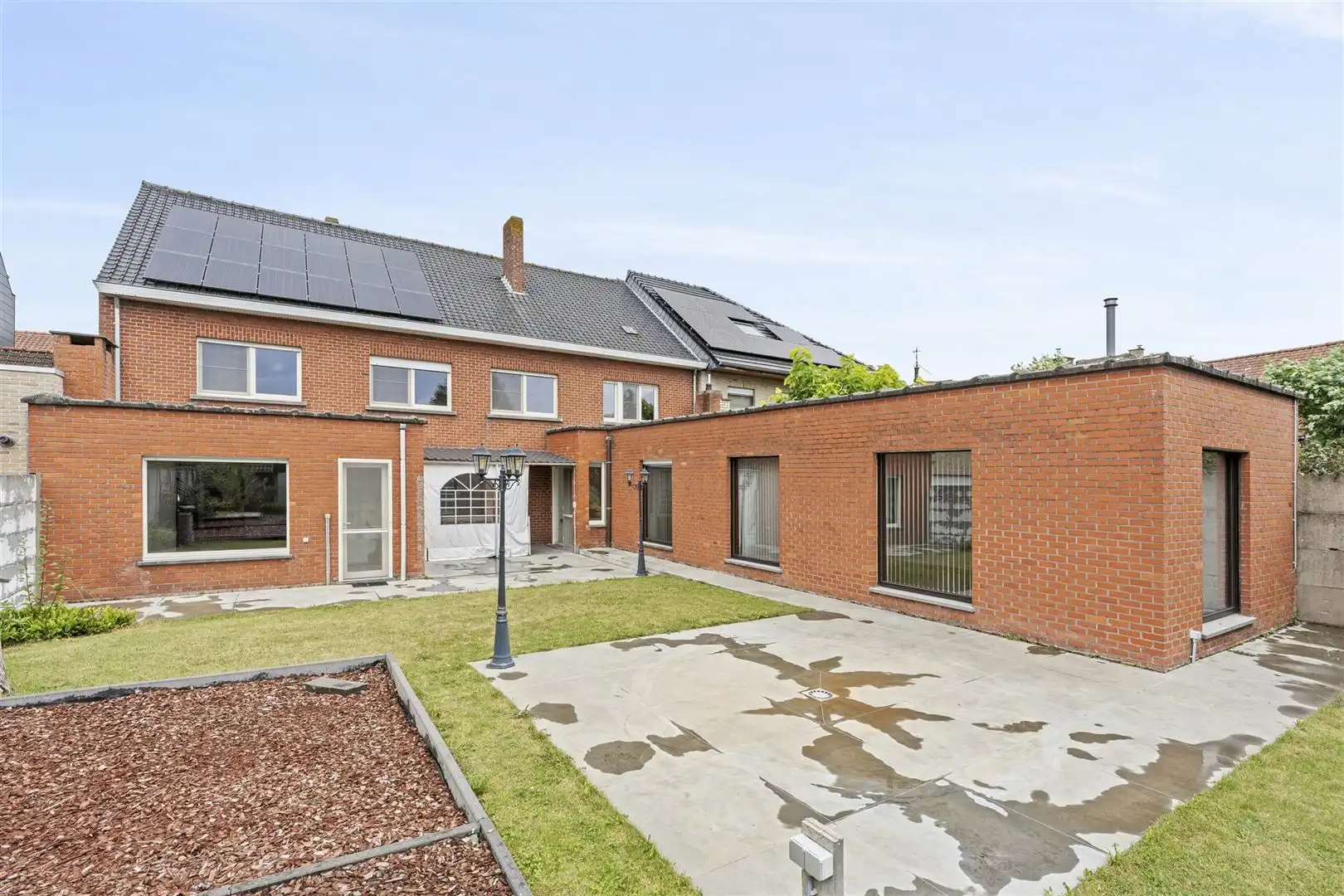 Zeer ruime woning met prachtige tuin foto 29
