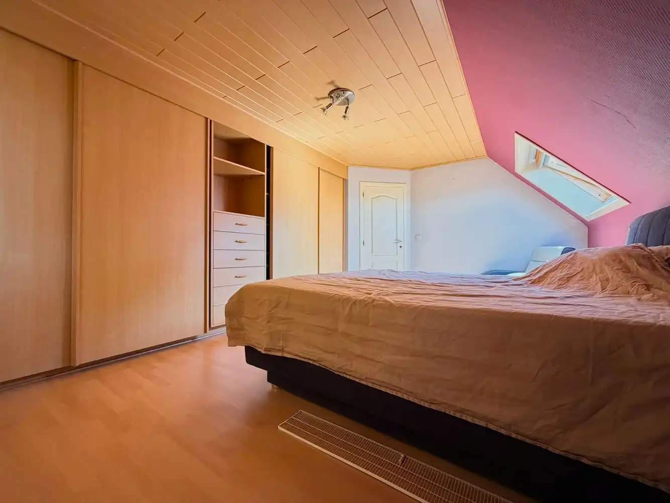Alleenstaande woning (3 slpks) + tuin met landelijk verzicht foto 10