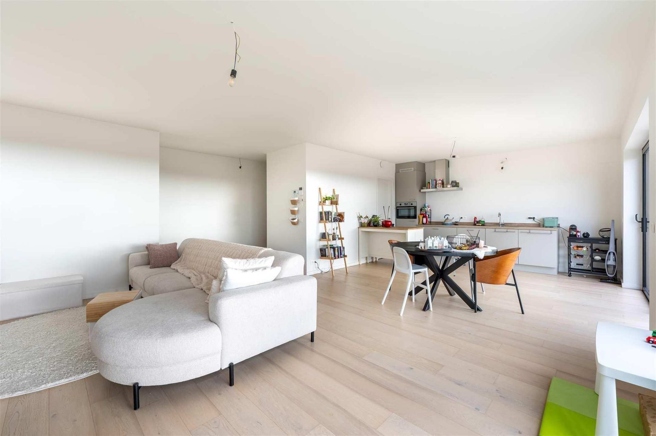 Ruim & modern appartement met groot terras in Steendorp foto 19