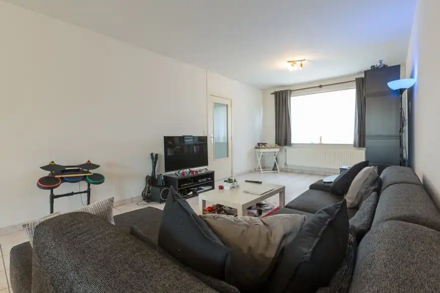 ZEER RUIM APPARTEMENT MET GARAGE, CENTRUM DIEST! foto 5