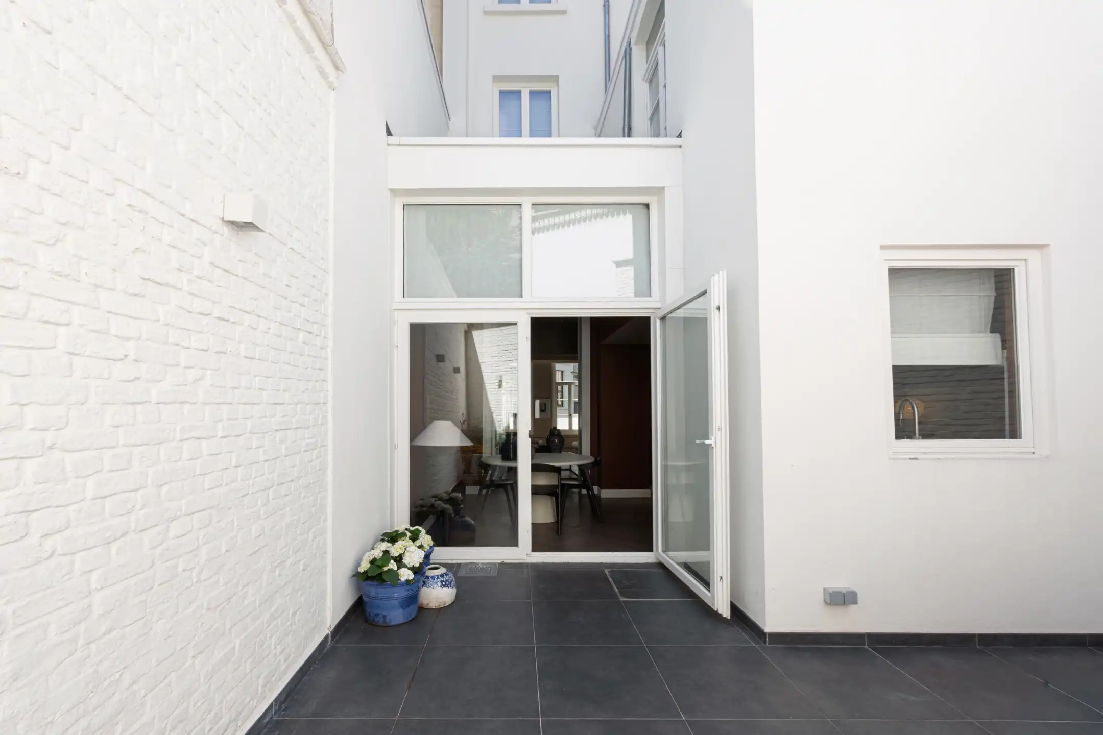 ANTWERPEN - Karaktervol herenhuis met eigentijdse allure  foto 9