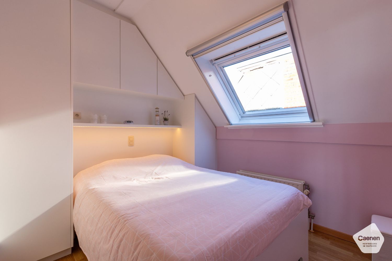 Prachtig gerenoveerd appartement met 2 slaapkamers en open zicht foto 9