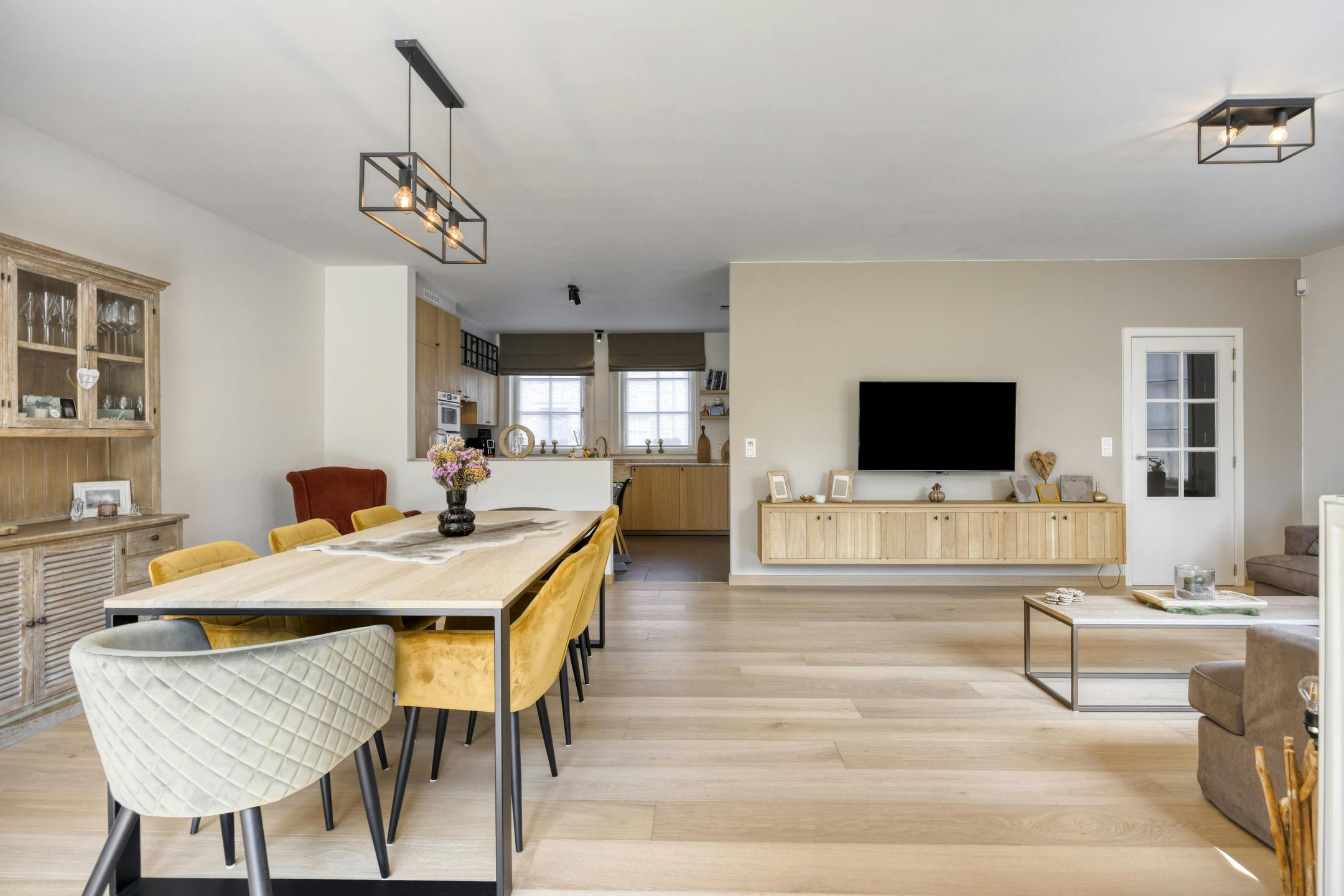Recent halfopen huis met 4 kamers te koop in Deerlijk foto 2