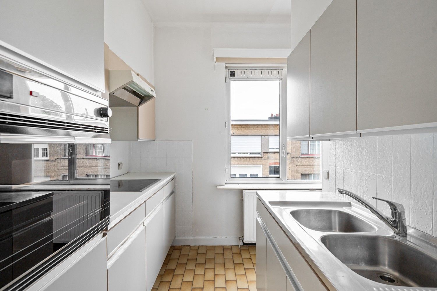 Magazijn met woonst en een 1 slaapkamer appartement te Deurne! foto 25