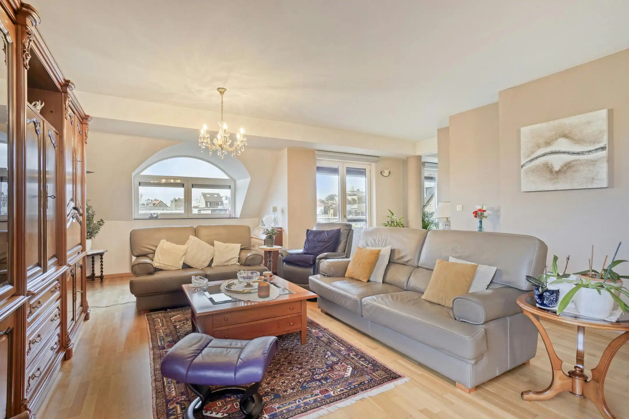 Penthouse (158m²) met 3 slaapkamers en staanplaats in Laken foto 3