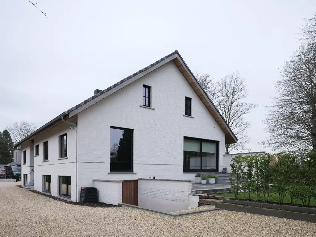 Sint-Martens-Latem – Bijzonder ruime en energiezuinige villa met woon-/werkmogelijkheid vlakbij het dorpscentrum. foto 30