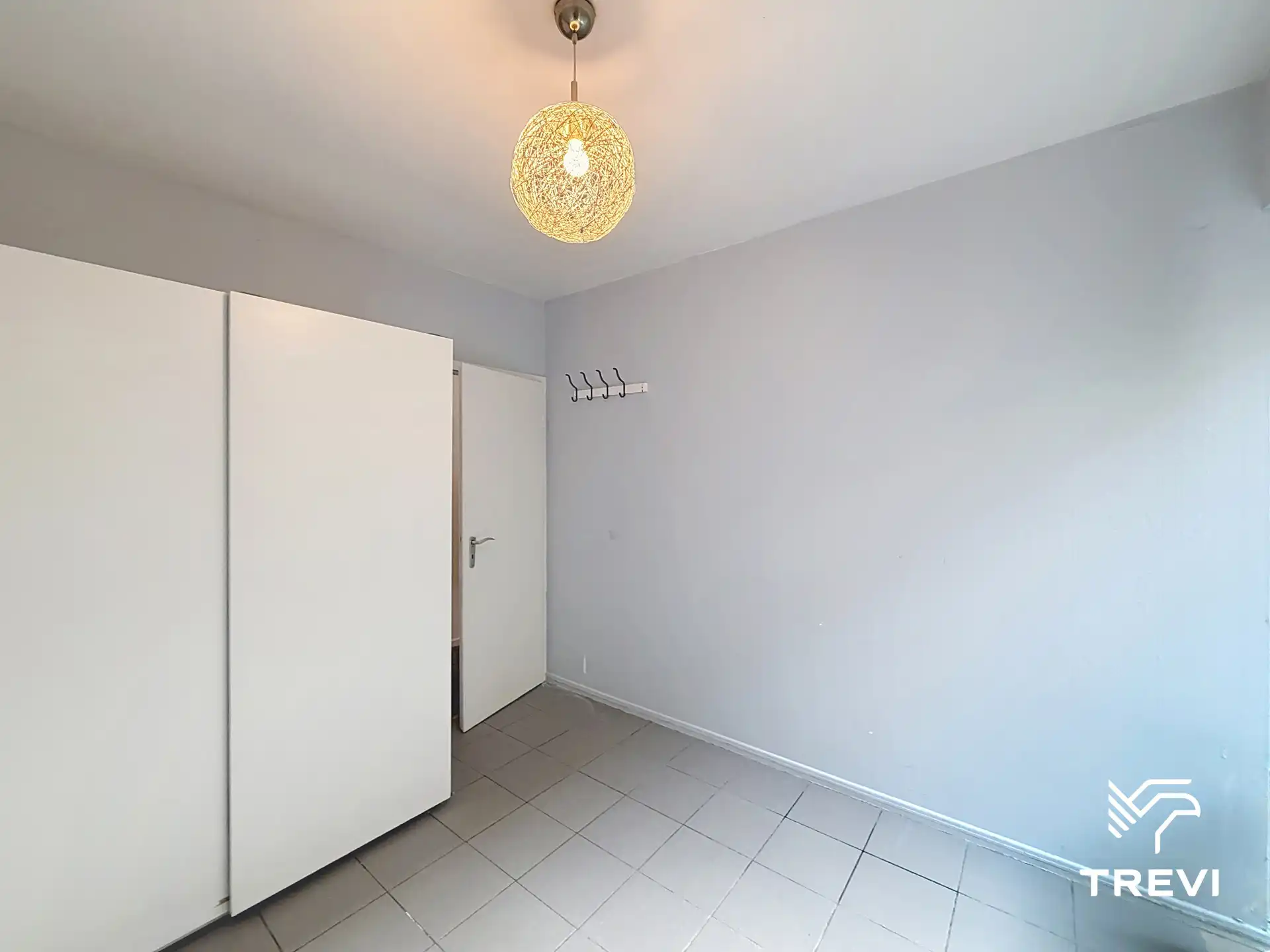 Gerenoveerd appartement met 1 slaapkamer + parkeerplaats foto 10