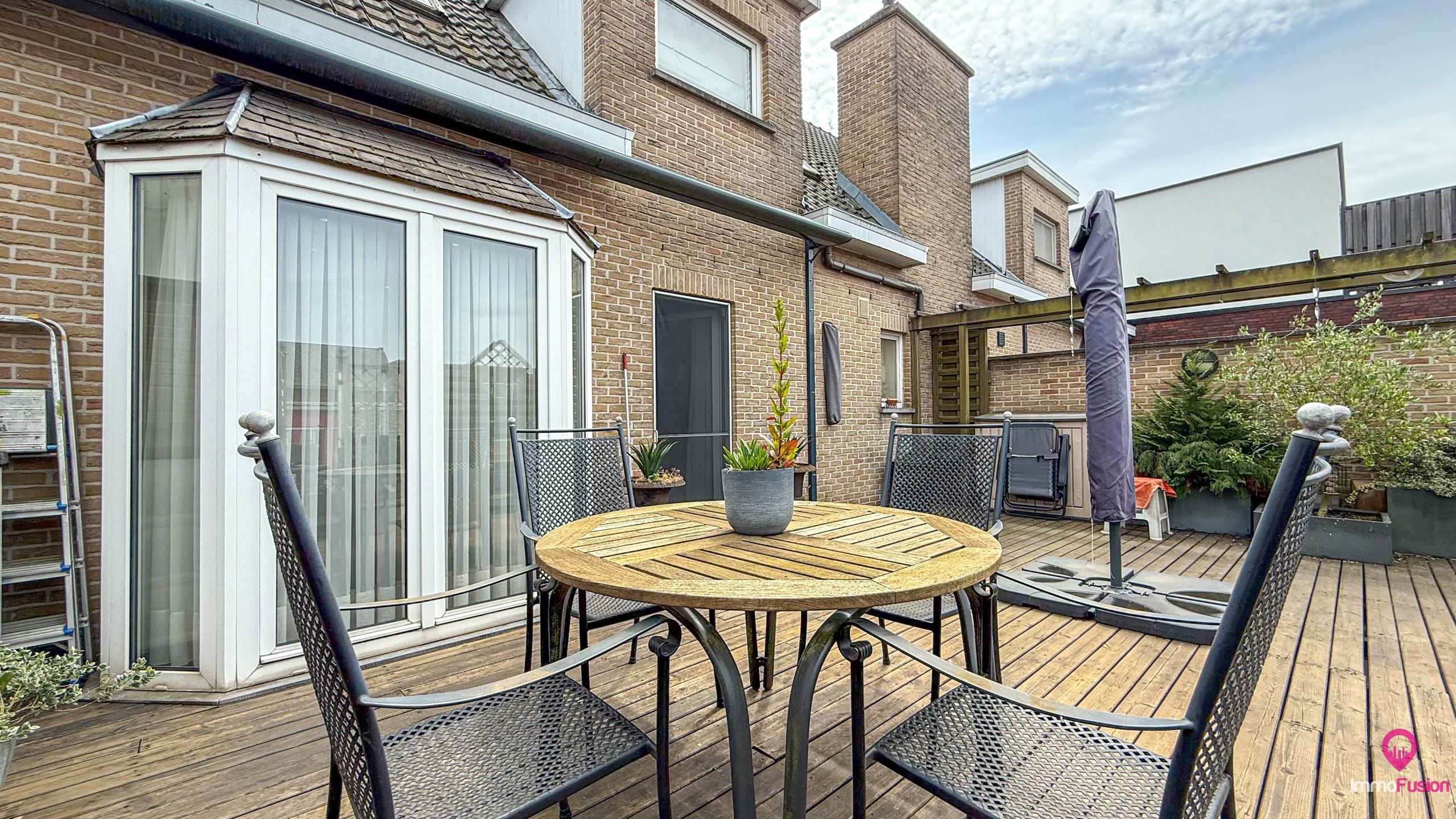 Ruim appartement met groot terras en garage!  foto 24