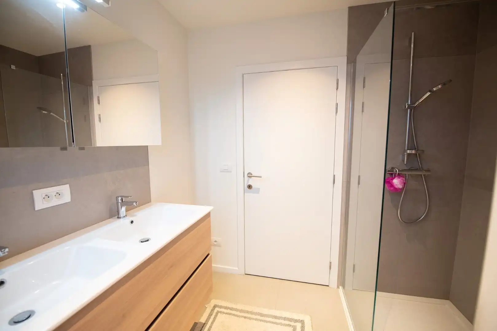 Recent perfect afgewerkt appartement op de 2e verdieping met open zicht! foto 11
