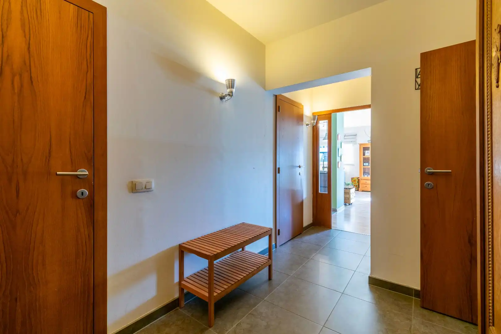 INSTAPKLAAR APP MET 2 SLAAPKAMERS, TERRAS & GARAGE! foto 5