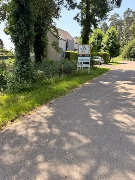 Zeer rustig gelegen bouwgrond voor half-open bebouwing op 5are 56ca foto 9