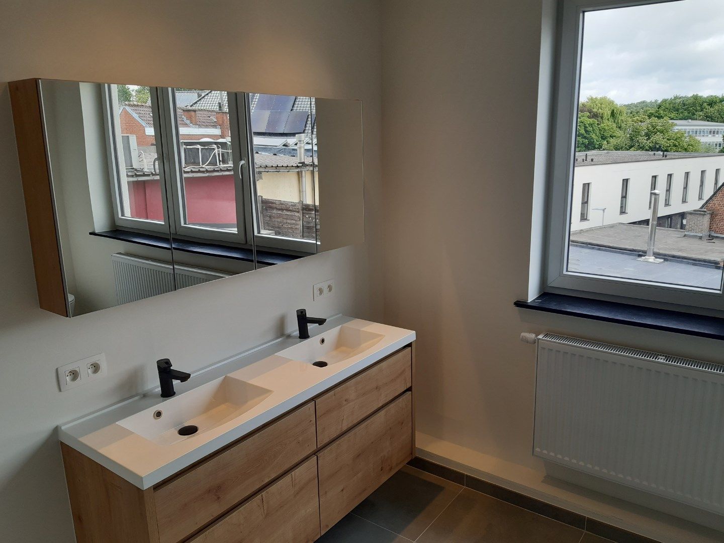 Exceptioneel wonen met zicht op de Gaverse Markt.  foto 19