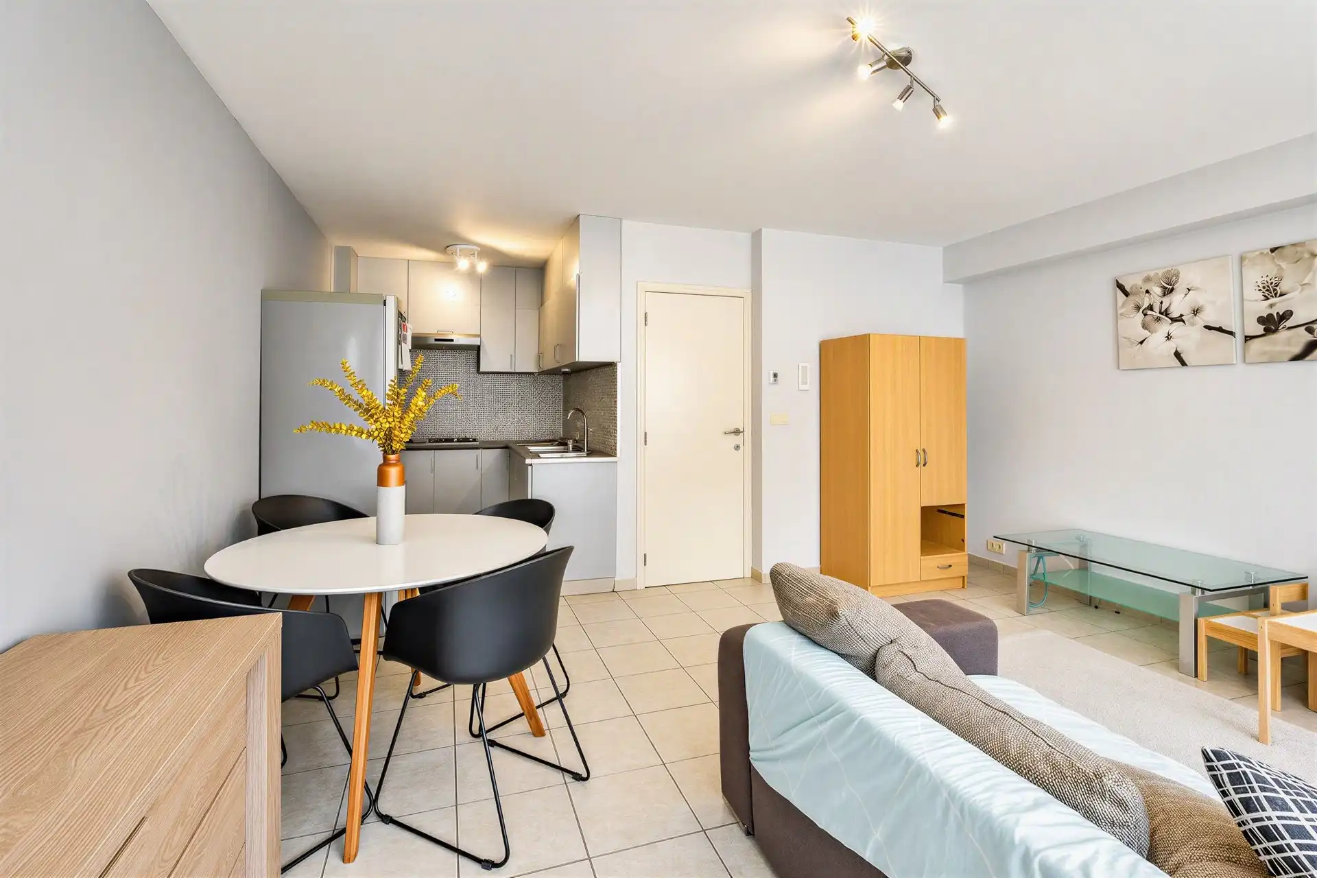 Instapklaar appartement met 2 slaapkamers foto 4