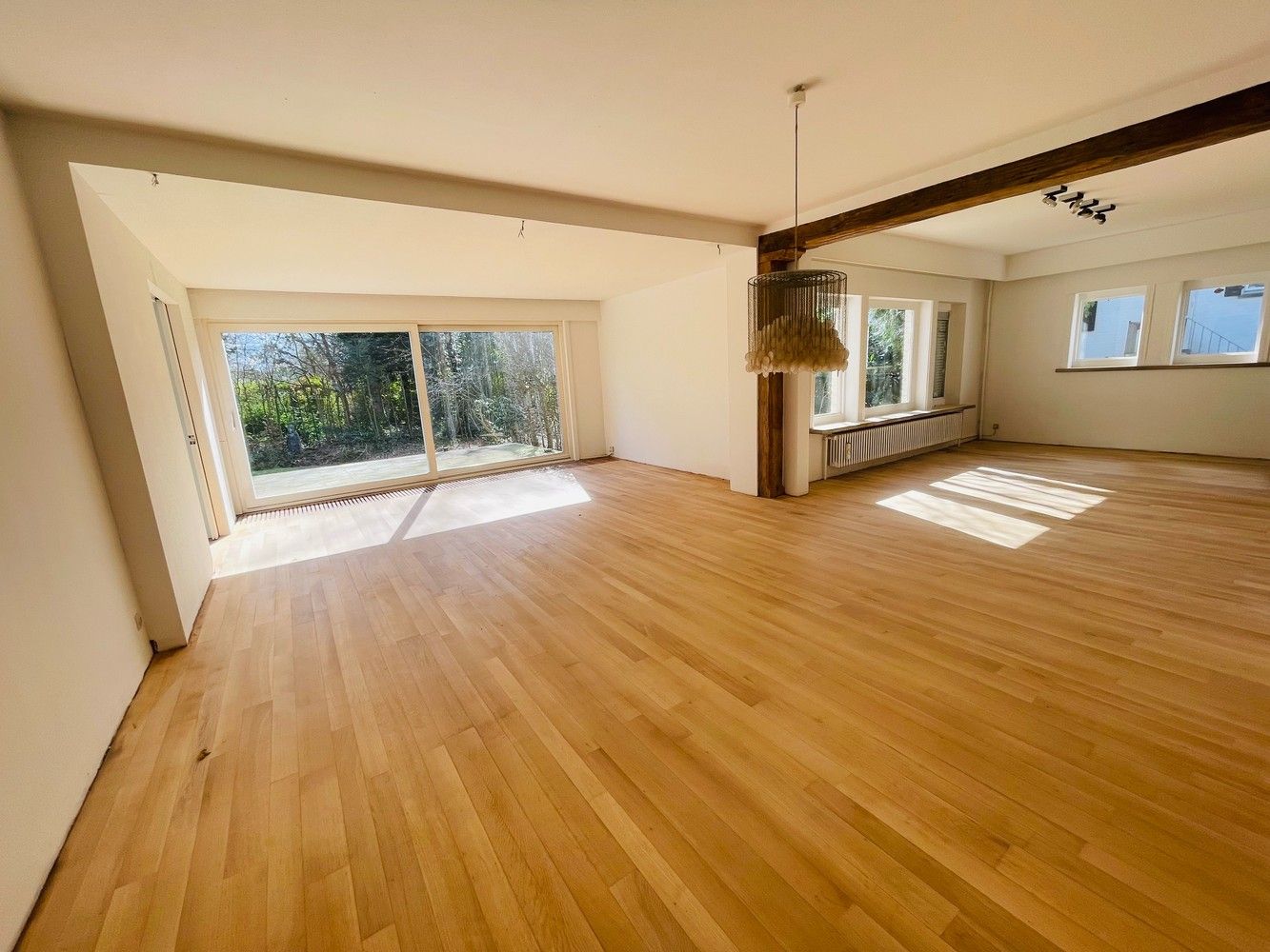 Brugge Sint-Andries, residentiële ligging, in rustige groene omgeving,  ruime lichtrijke degelijk gebouwde villa, 4 slpks, bureel en oprit op perceel van 3435 m², in groene oase van rust en privacy. Uitzonderlijk mooi  aanbod   ! foto 2