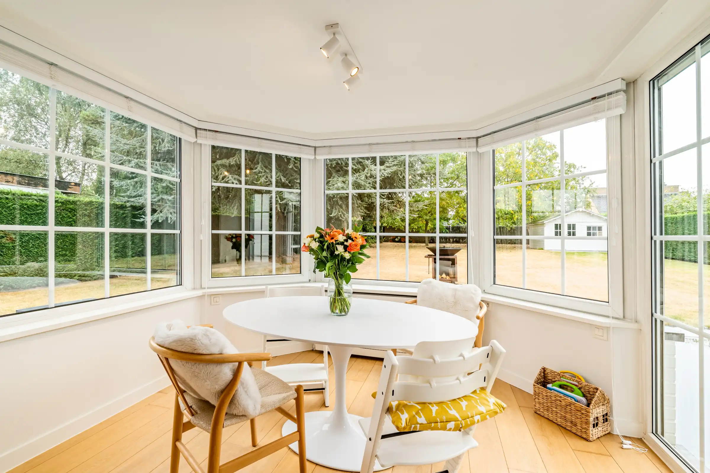 Lichtrijke villa met prachtige tuin in rustige woonwijk foto 14