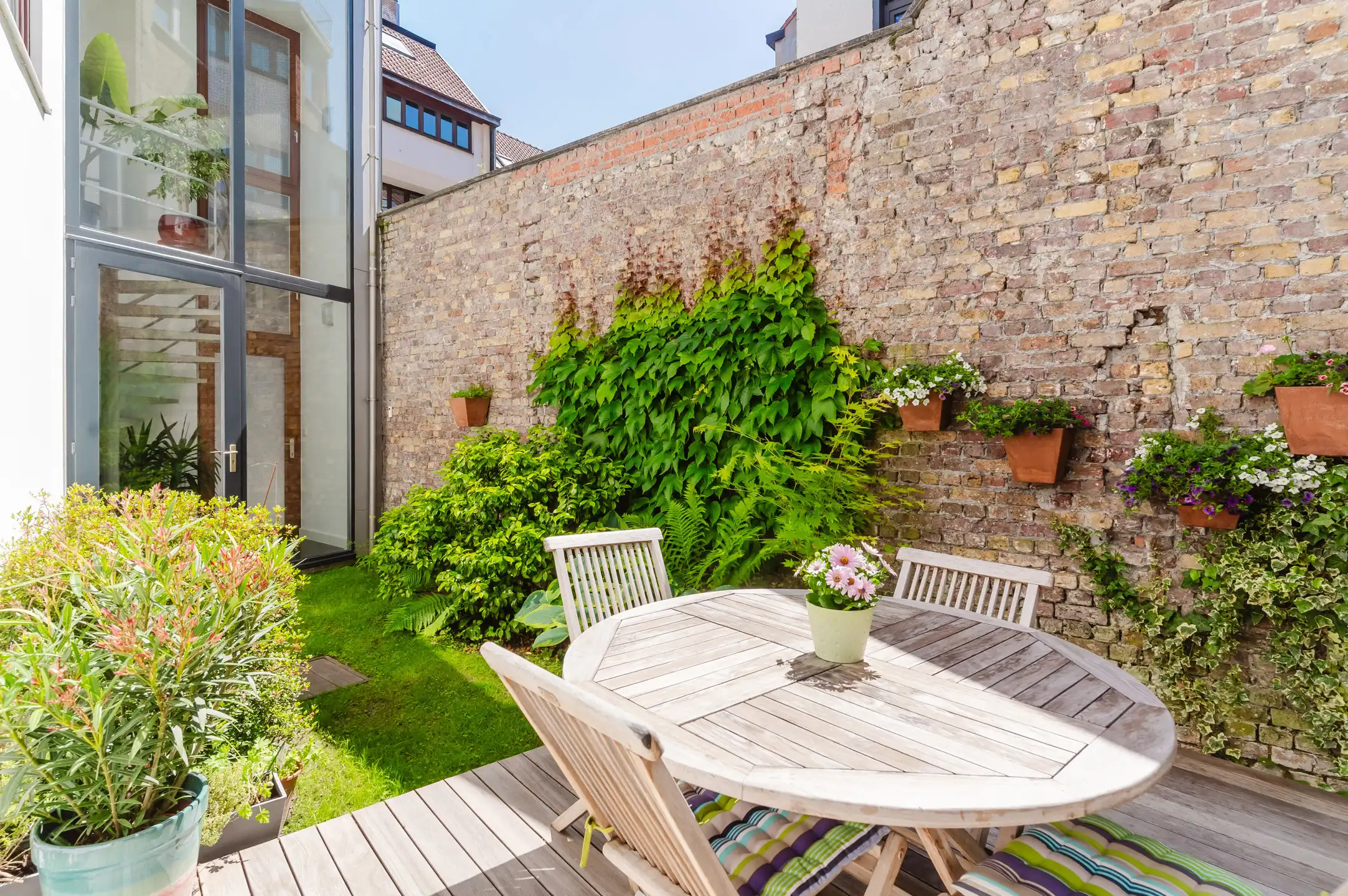Architectenwoning met binnentuin,dakterras en garage te Gent foto 4