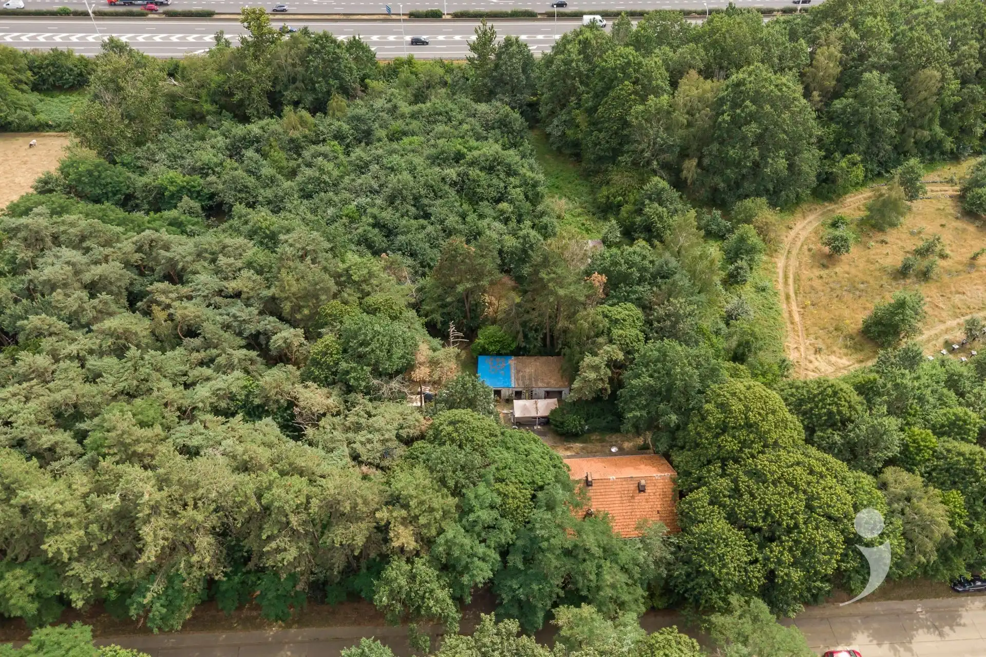 te renoveren woning op een uniek domein  foto 11