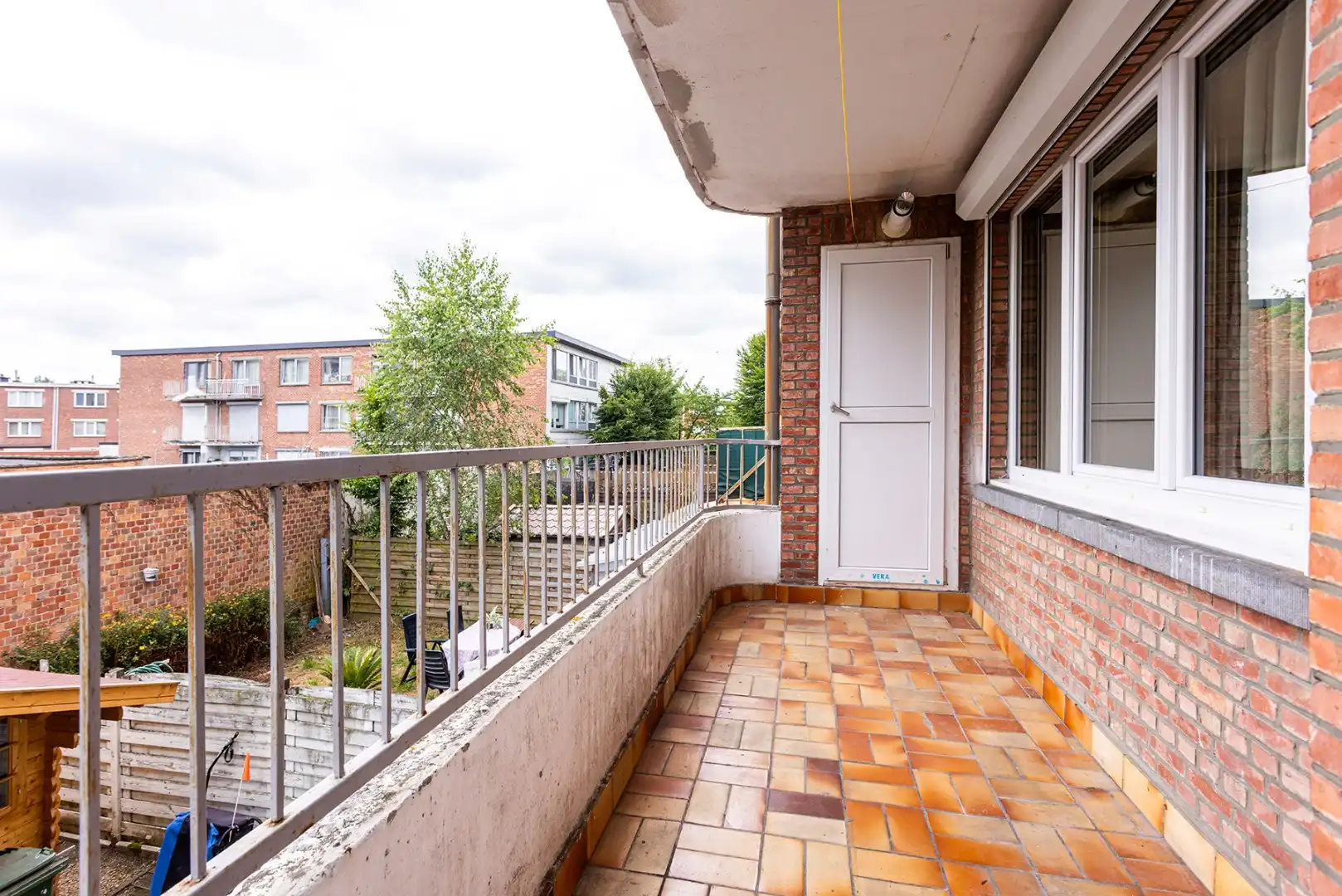 Instapklaar 3-slaapkamer appartement met terras! foto 3