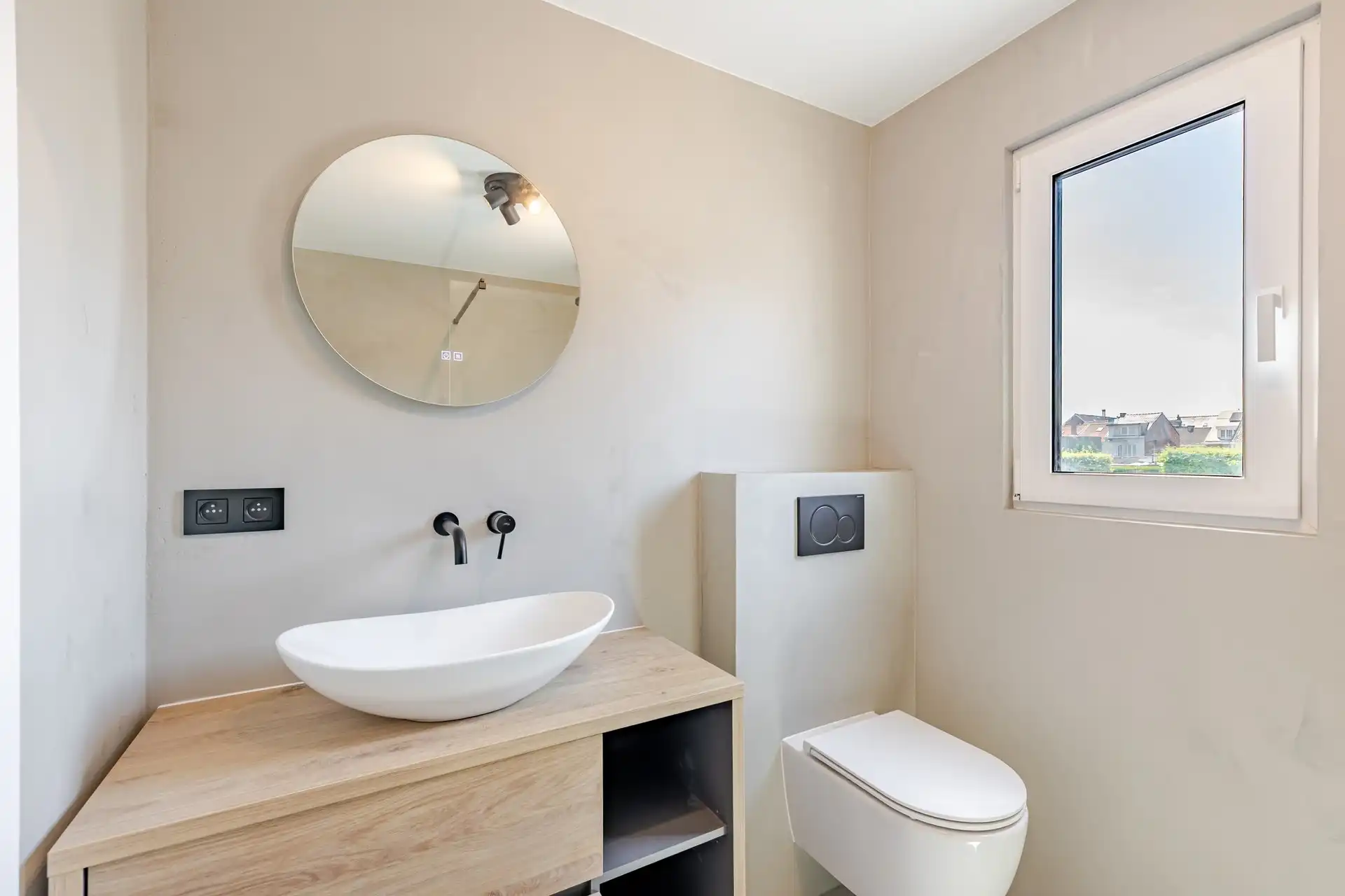 Top gerenoveerde woning met 2 slks en terras foto 19