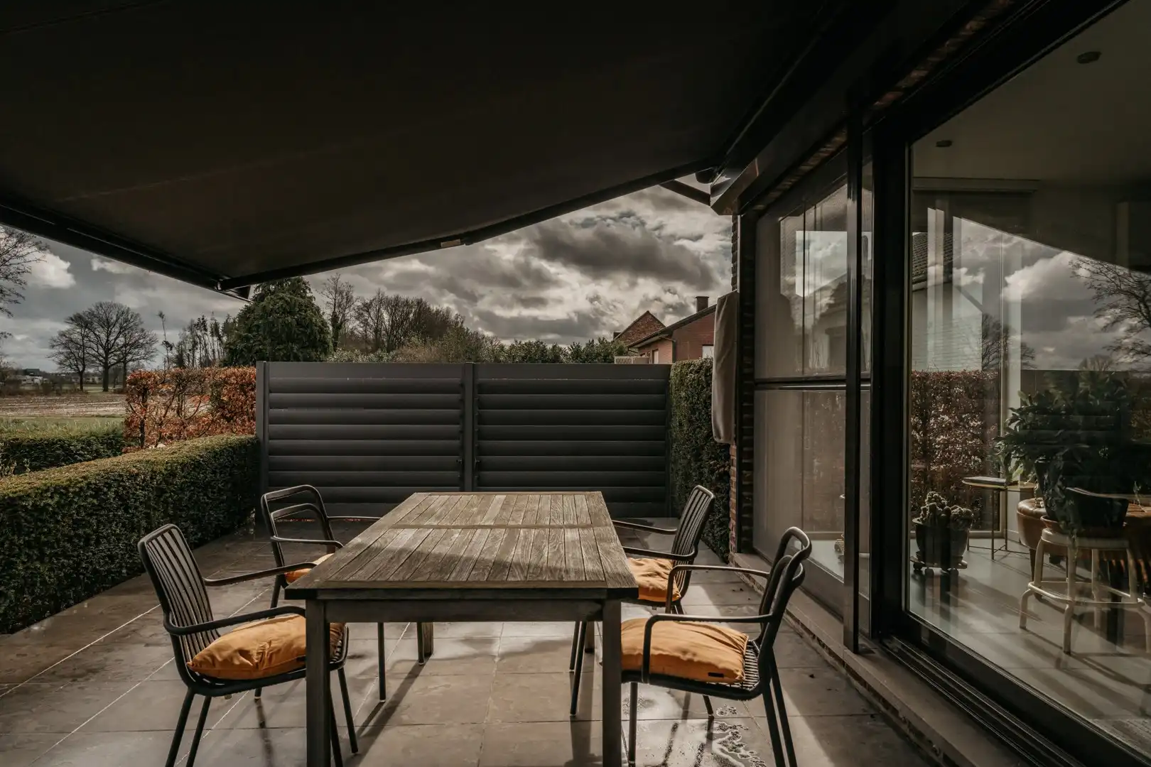 Gezellige instapklare woning met 3 slaapkamers en ruime tuin met prachtig zicht te Pelt. foto 24