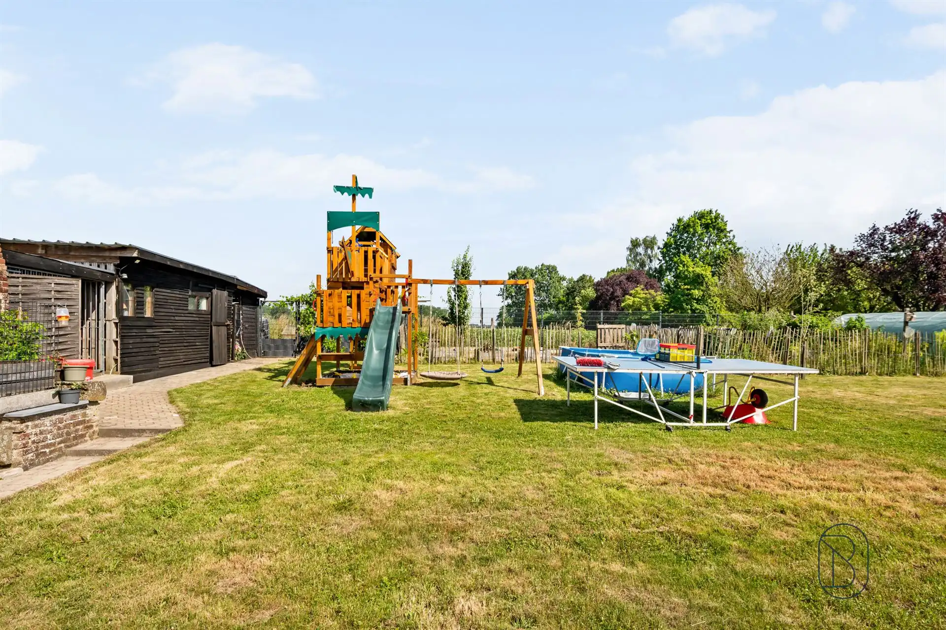 Karaktervolle gezinswoning met professionele ruimte! foto 7