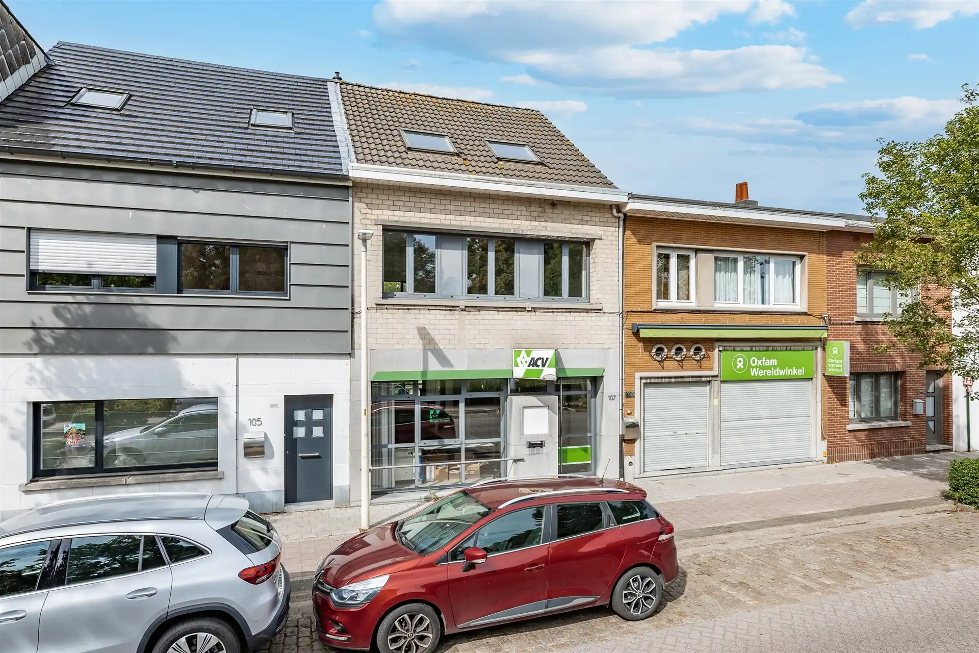 Veelzijdig kantoor met ruime parkeergelegenheid in Schoten foto {{pictureIndex}}