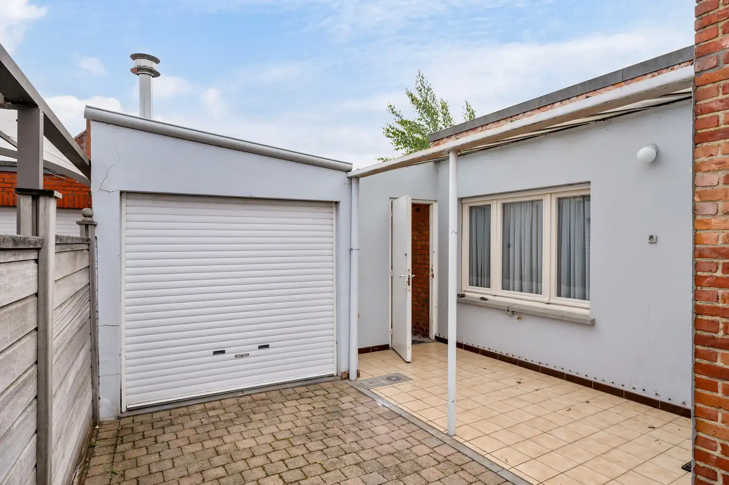 TE RENOVEREN WONING OP GOEDE LOCATIE + MAGAZIJN foto 24