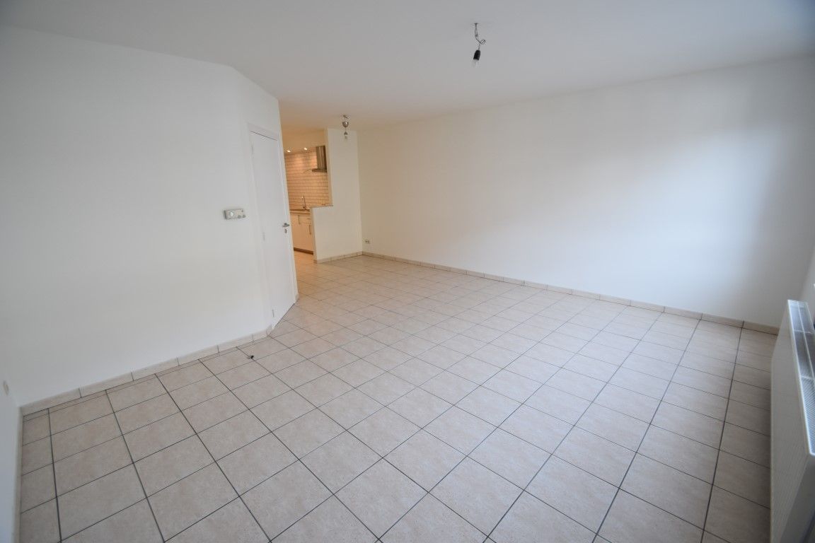 Vernieuwd gelijkvloers appartement met 2 slaapkamers foto 4