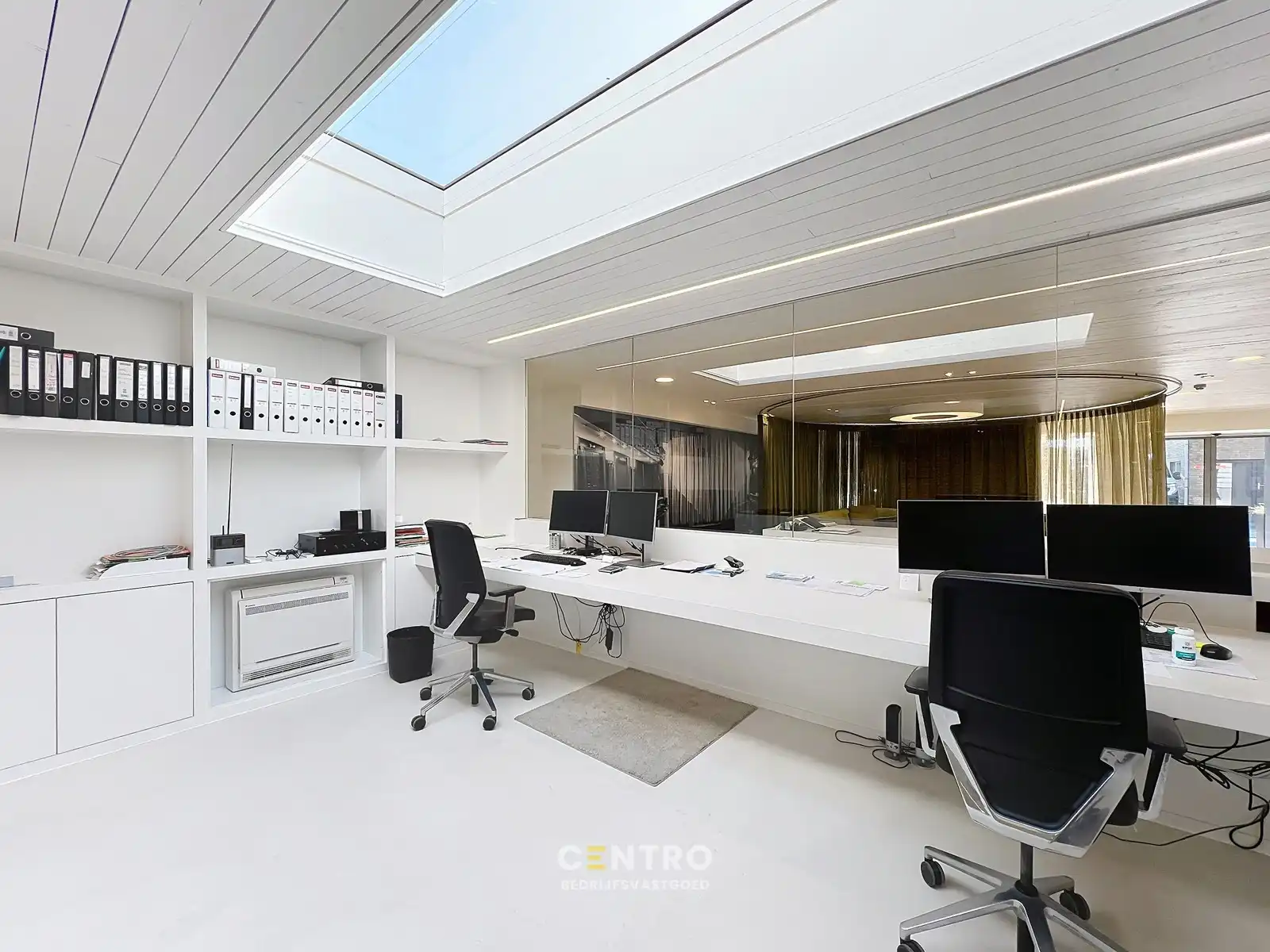 Luxueuze woning (4 slpks) + ruime showroom (of winkel, praktijkruimte, diensten, vrij beroep,...) met kantoor te Hooglede! foto 49