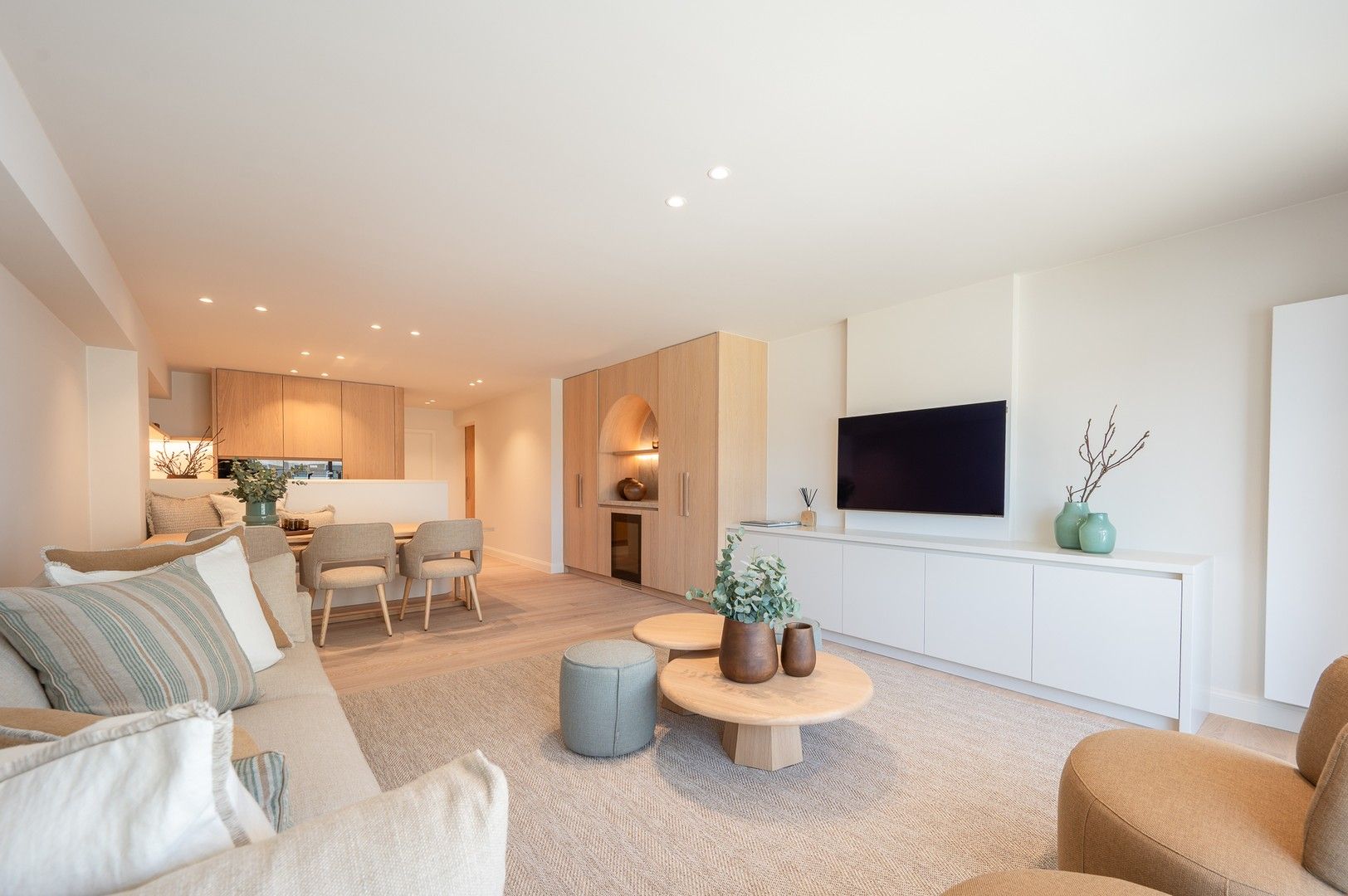 Prachtig en luxueus gerenoveerd appartement met zeezicht, centraal gelegen in het Zoute. foto 9