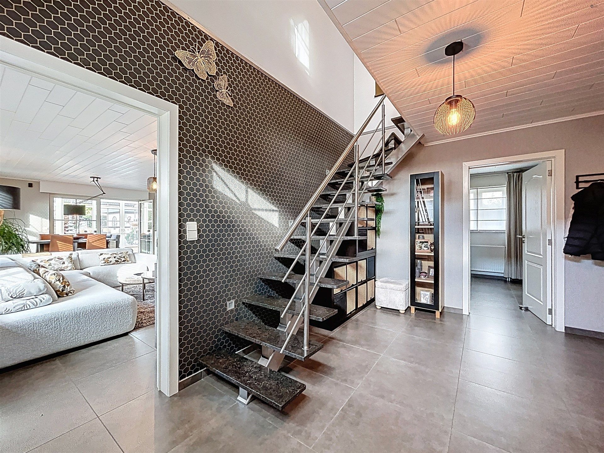 Open bebouwing met 3 slaapkamers en garage op perceel van 644m² foto 2