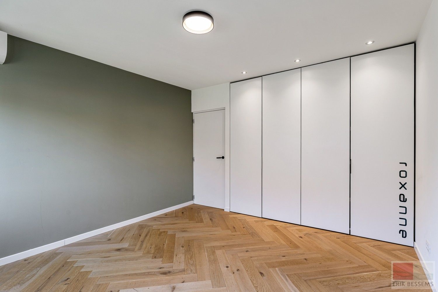 Moderne villa, gelegen op een perceel van 1.126 m², biedt 360 m² hoogwaardige woonoppervlakte foto 22