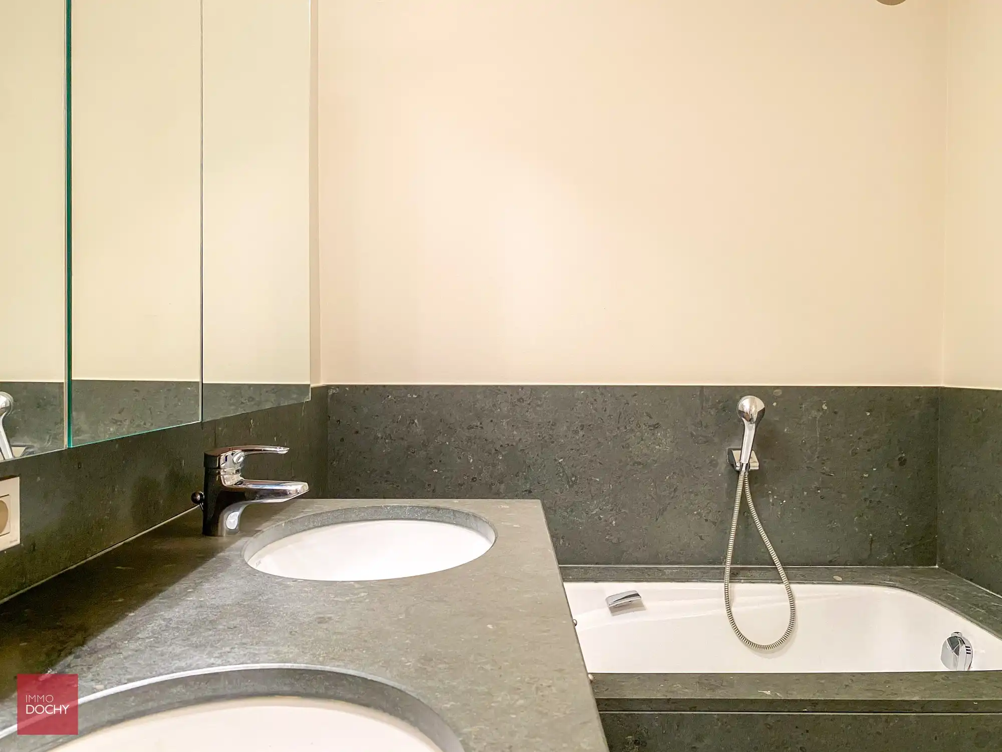 Ruime luxe - verdiepwoning ingericht met de mooiste materialen | Vijfseweg foto 8