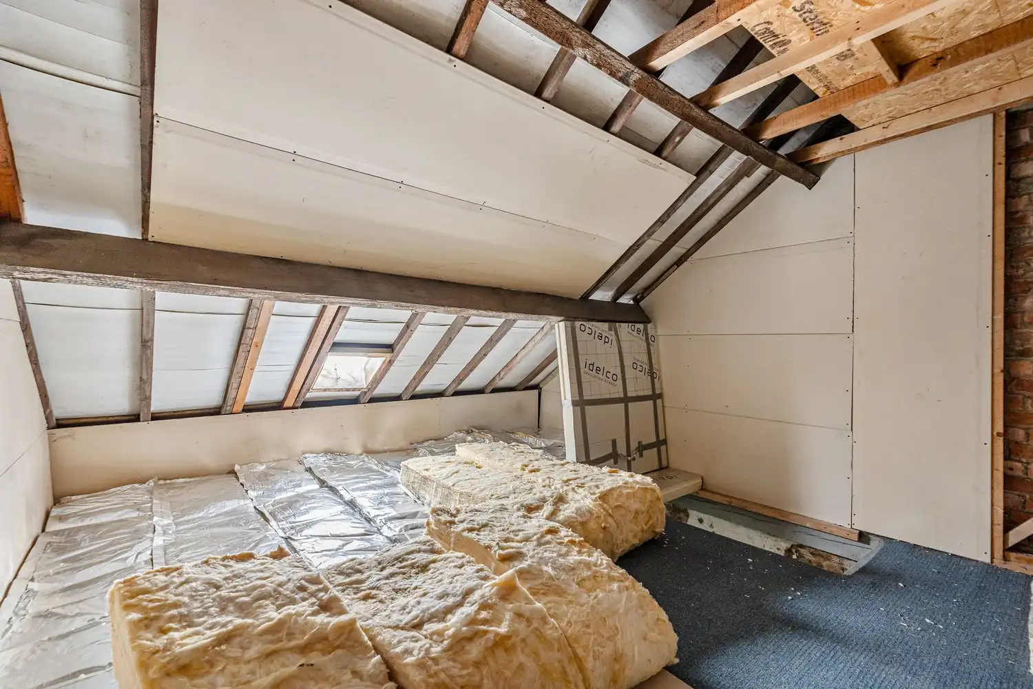 Goed gelegen rijwoning met 2 slaapkamers en een af te werken zolderruimte te Leuven! foto 16