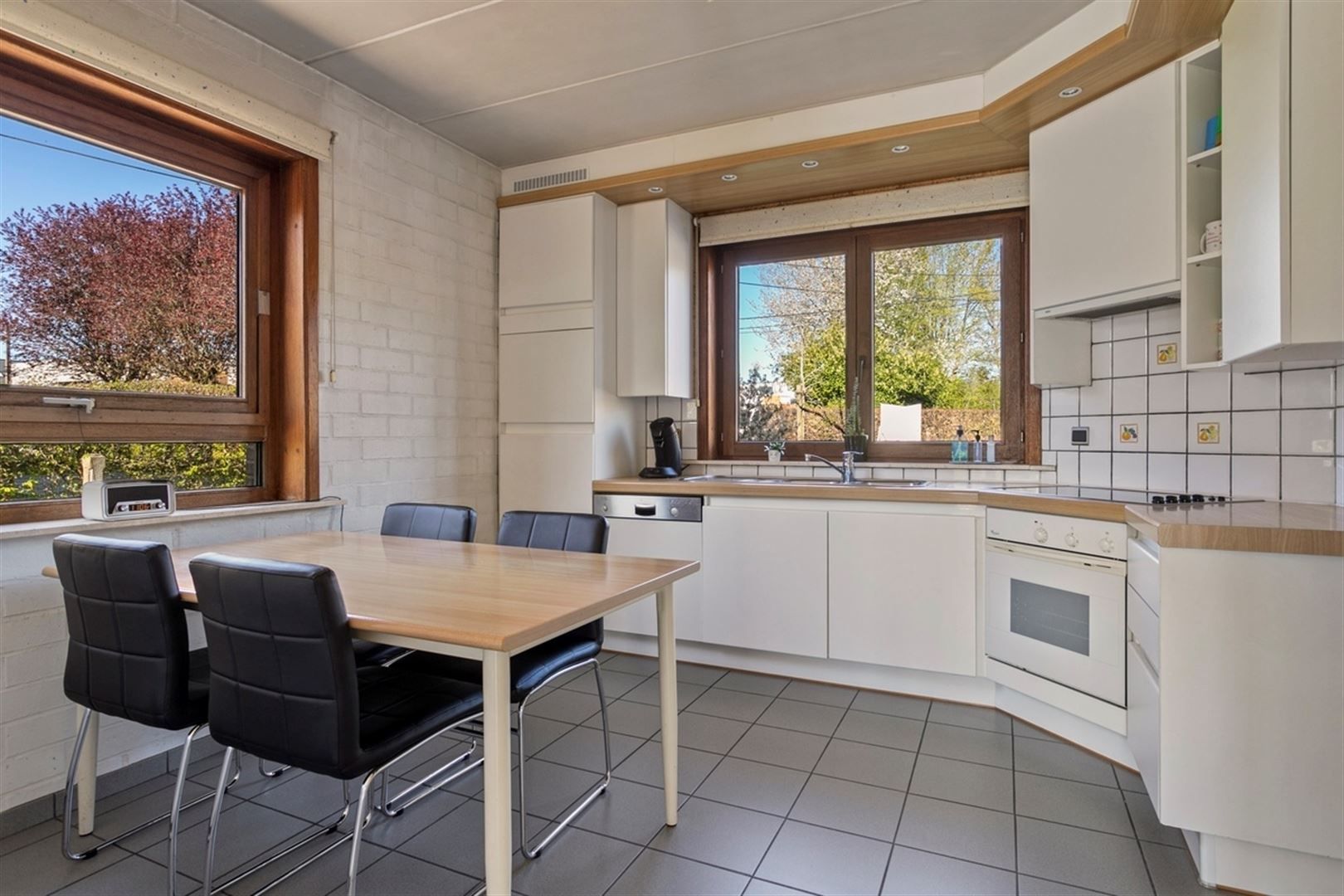 Instapklare mooi gelegen woning in deelgemeente Bevere foto 13