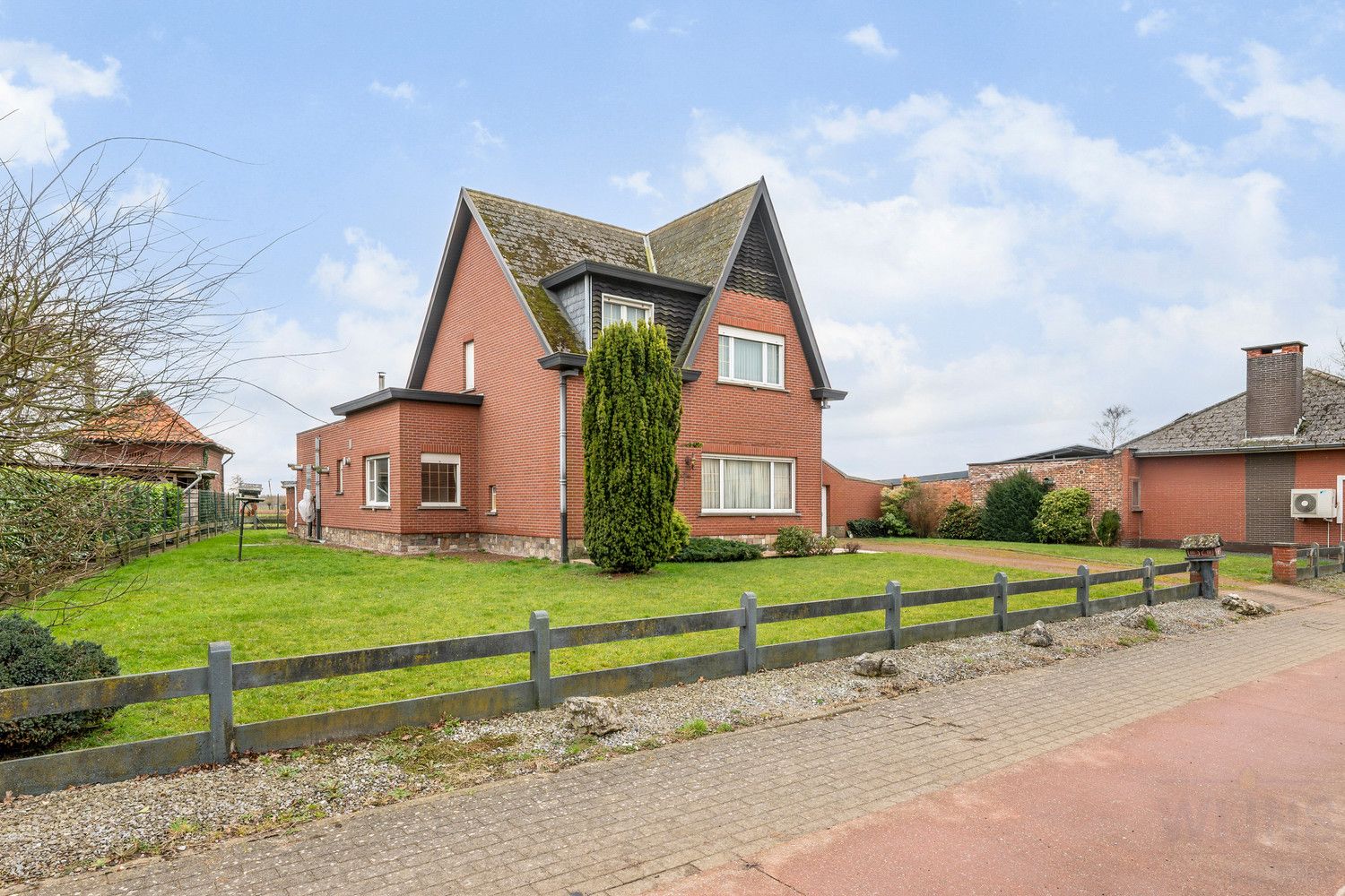 Karaktervolle woning op 635 m². foto 3