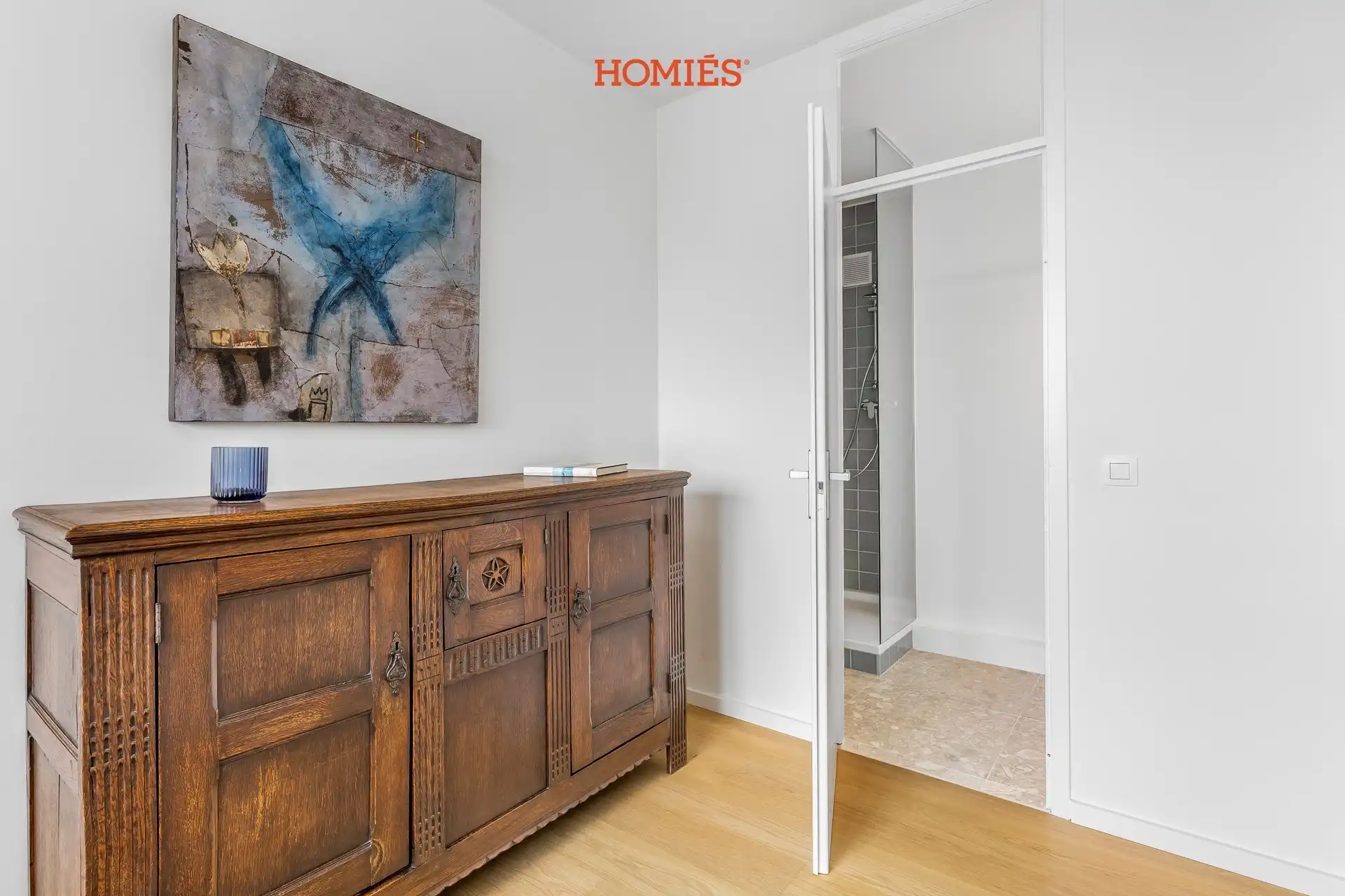Gerenoveerd éénslaapkamerappartement met prachtig stadszicht foto 11