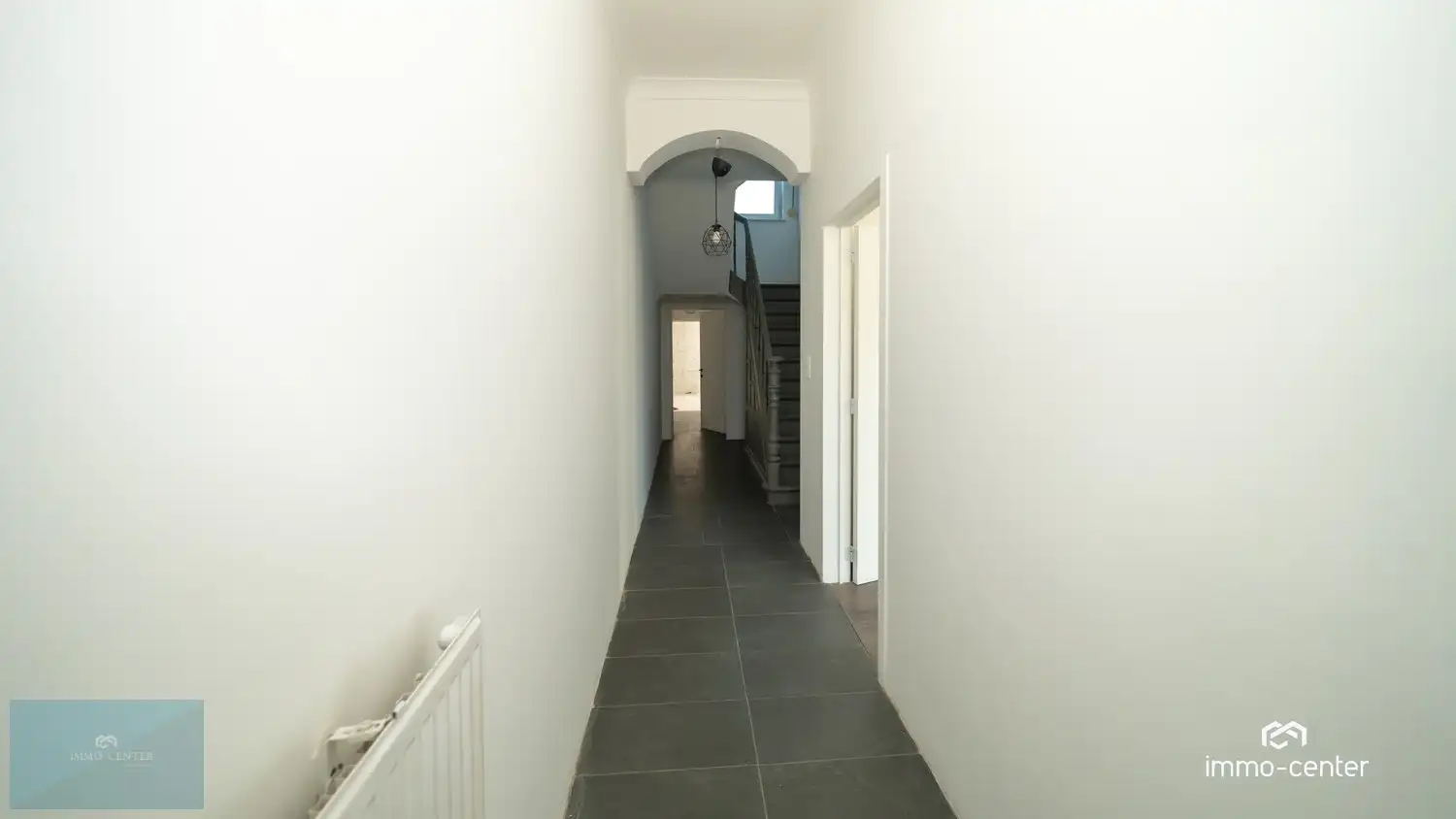 Ruime gezinswoning met 3 slaapkamers en tuin in Genk foto 3