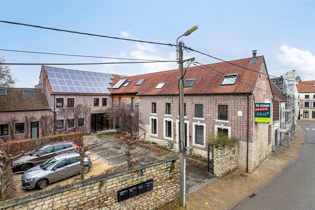 Unieke herenwoning met wijnkelder foto 1