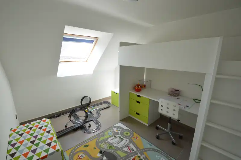 Prachtig afgewerkte woning met aangelegde tuin & garage foto 13