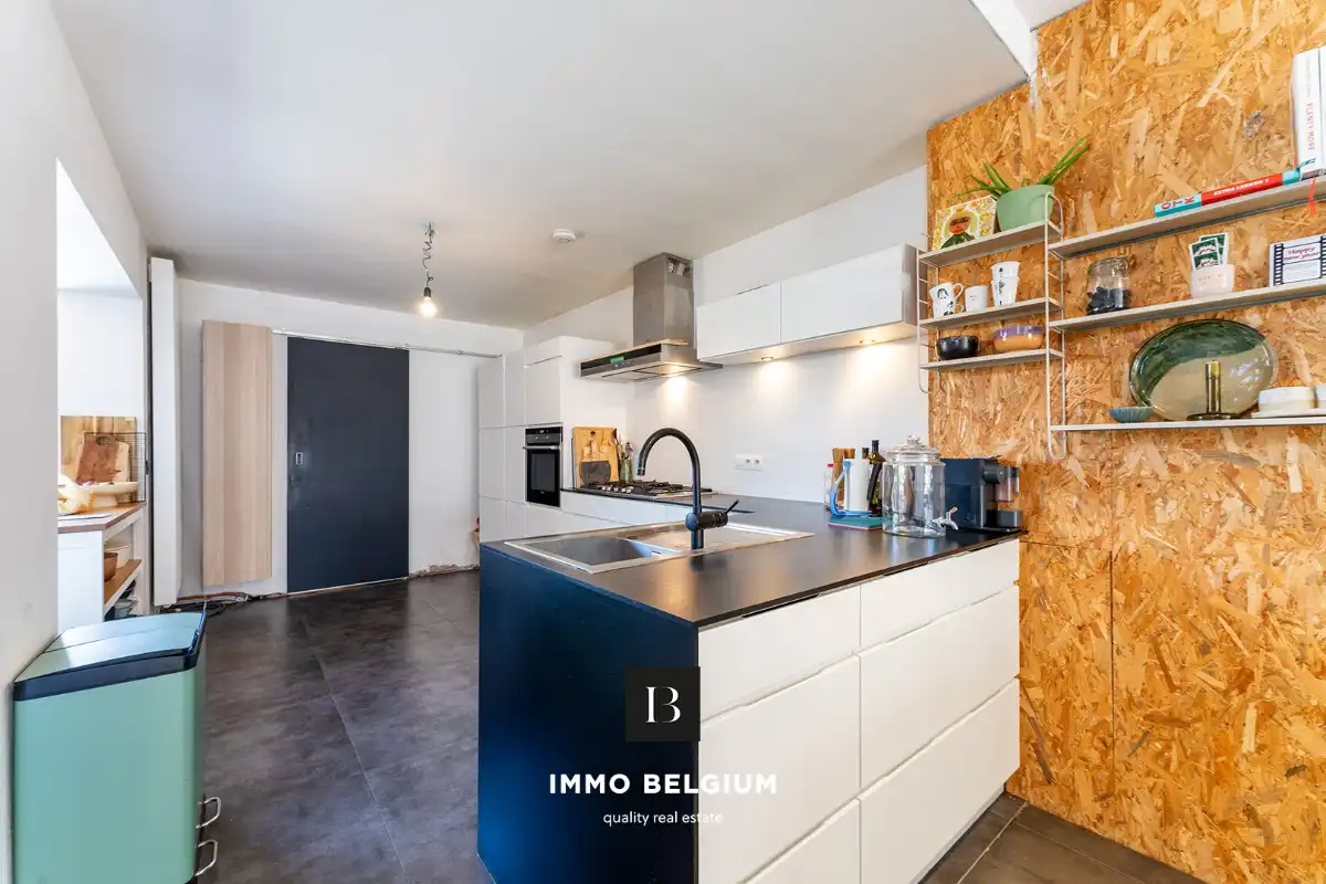 Ruime gerenoveerde woning met 4 slaapkamers in het centrum foto 5