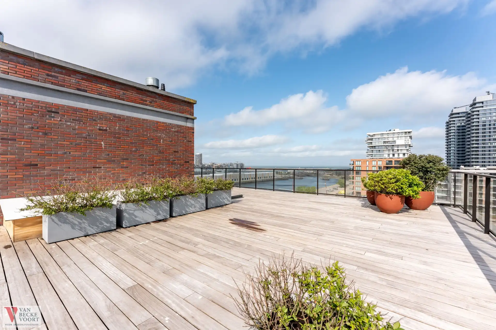 Stijlvol appartement met dakterras foto 14